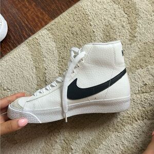 Nike Blazers Mid 77